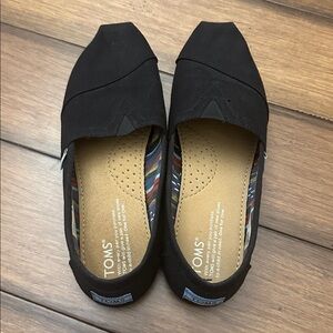 Toms Black Canvas Alpargata Slip-On Flats - Size 7.5